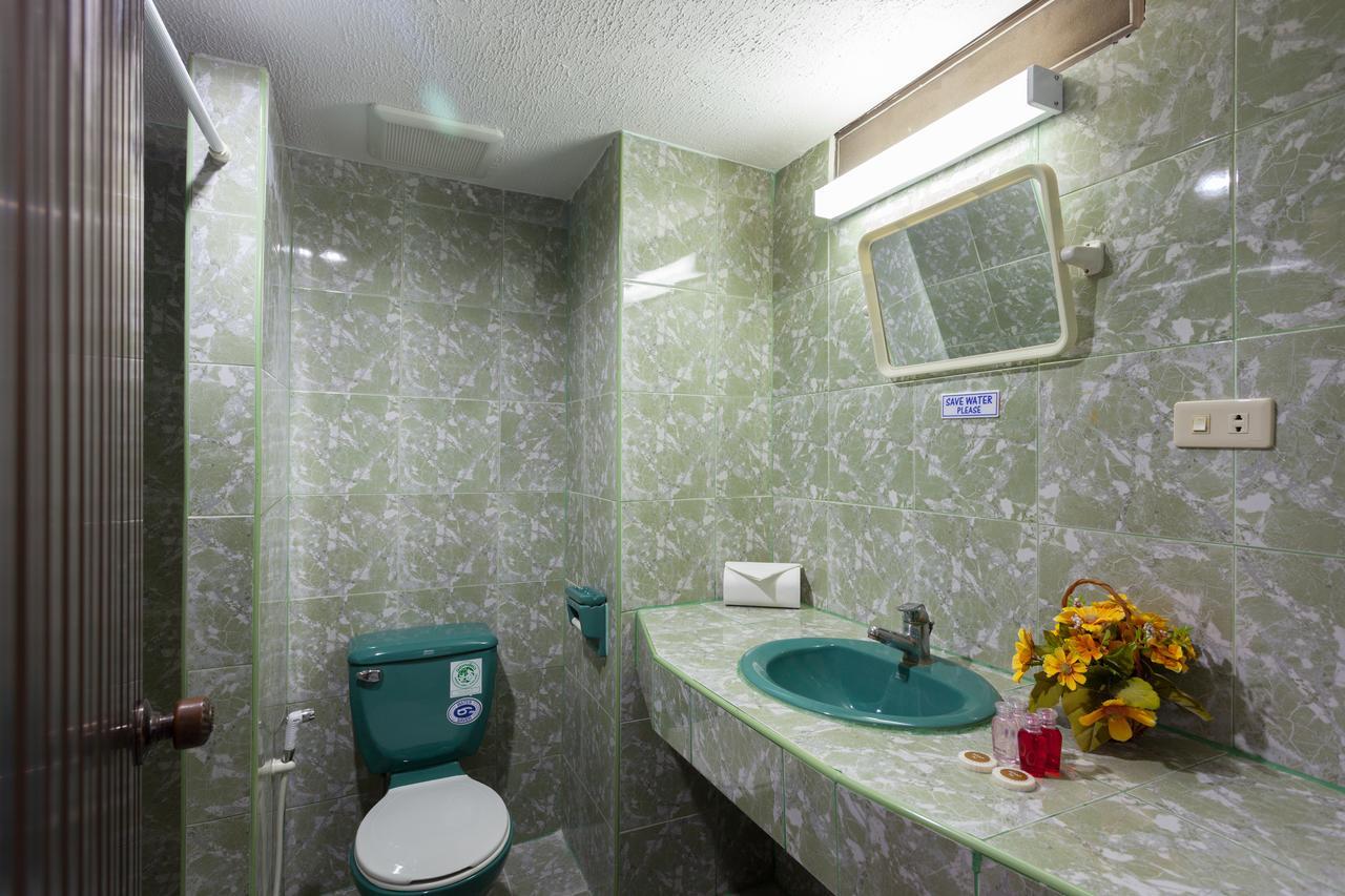 Simple Boutique Seabreeze Hotel Patong Luaran gambar