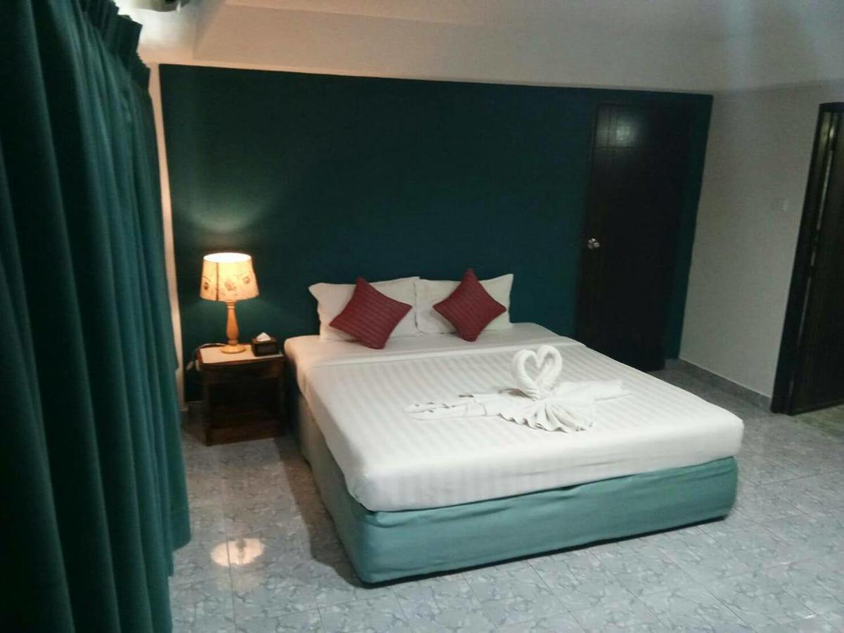 Simple Boutique Seabreeze Hotel Patong Luaran gambar
