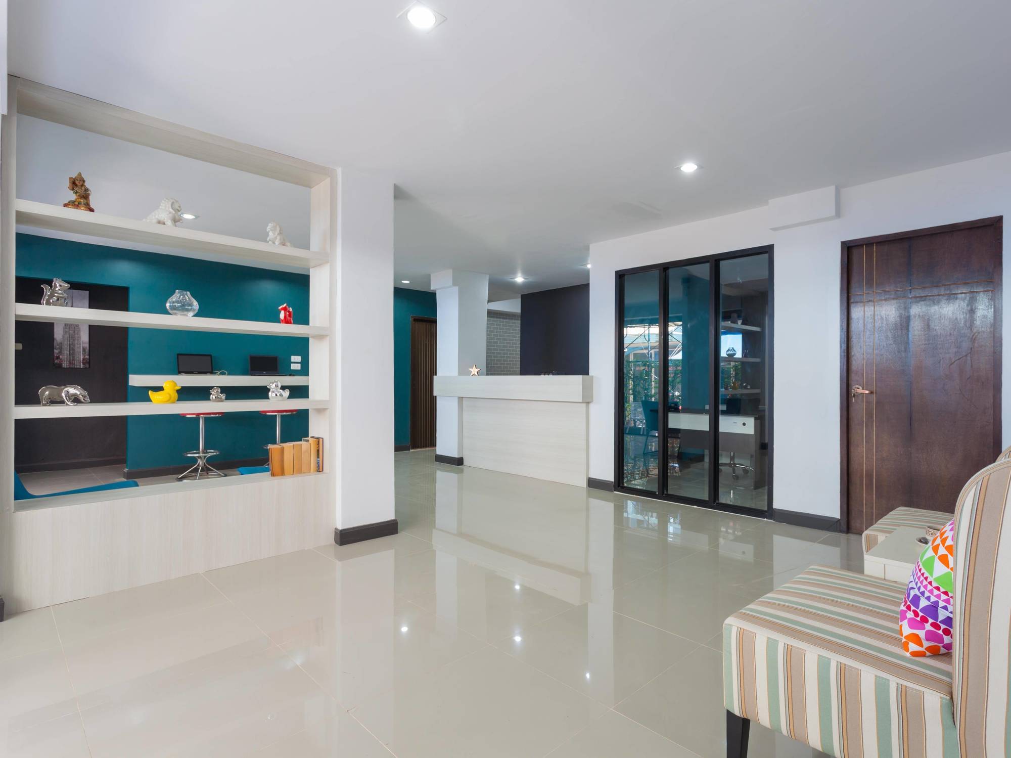 Simple Boutique Seabreeze Hotel Patong Luaran gambar