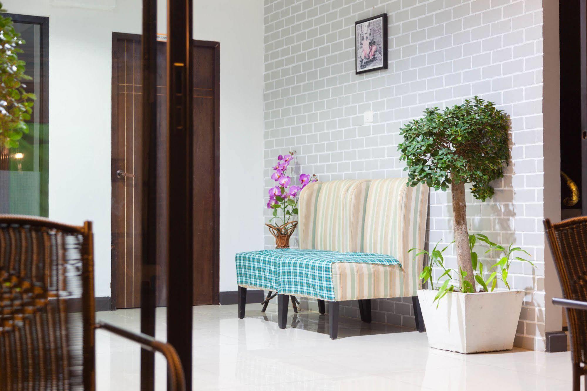Simple Boutique Seabreeze Hotel Patong Luaran gambar
