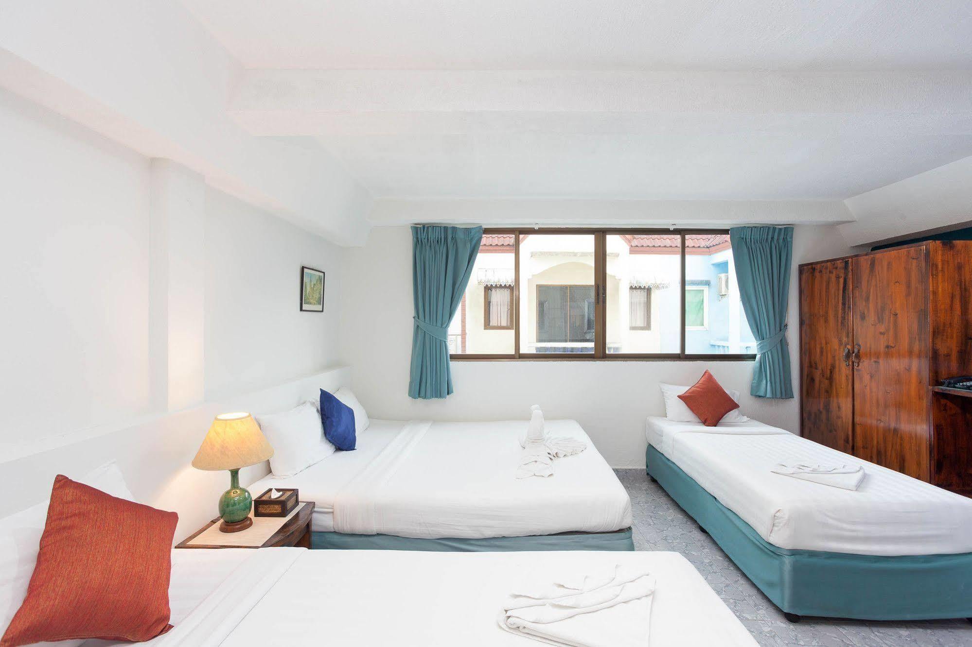 Simple Boutique Seabreeze Hotel Patong Luaran gambar