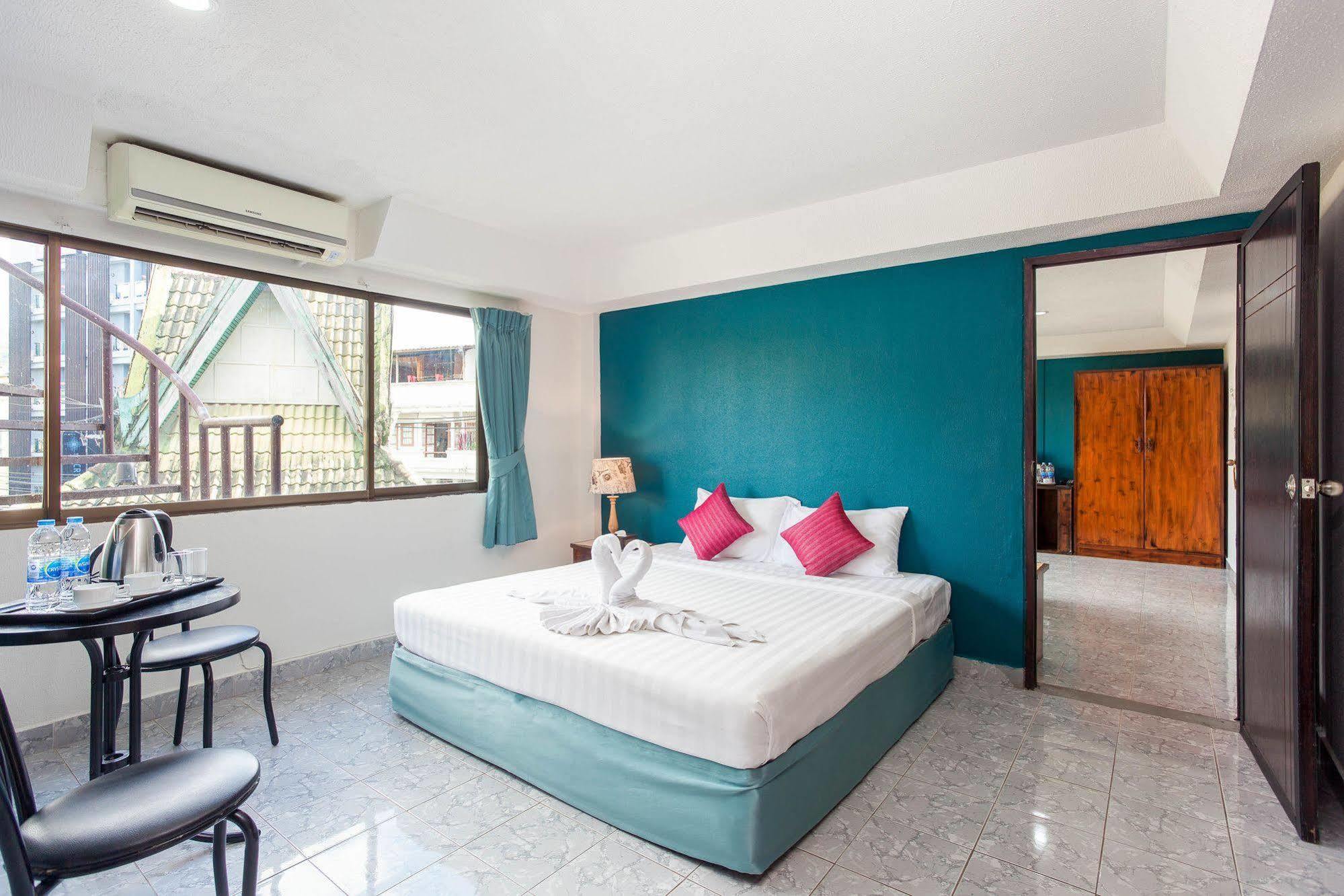 Simple Boutique Seabreeze Hotel Patong Luaran gambar