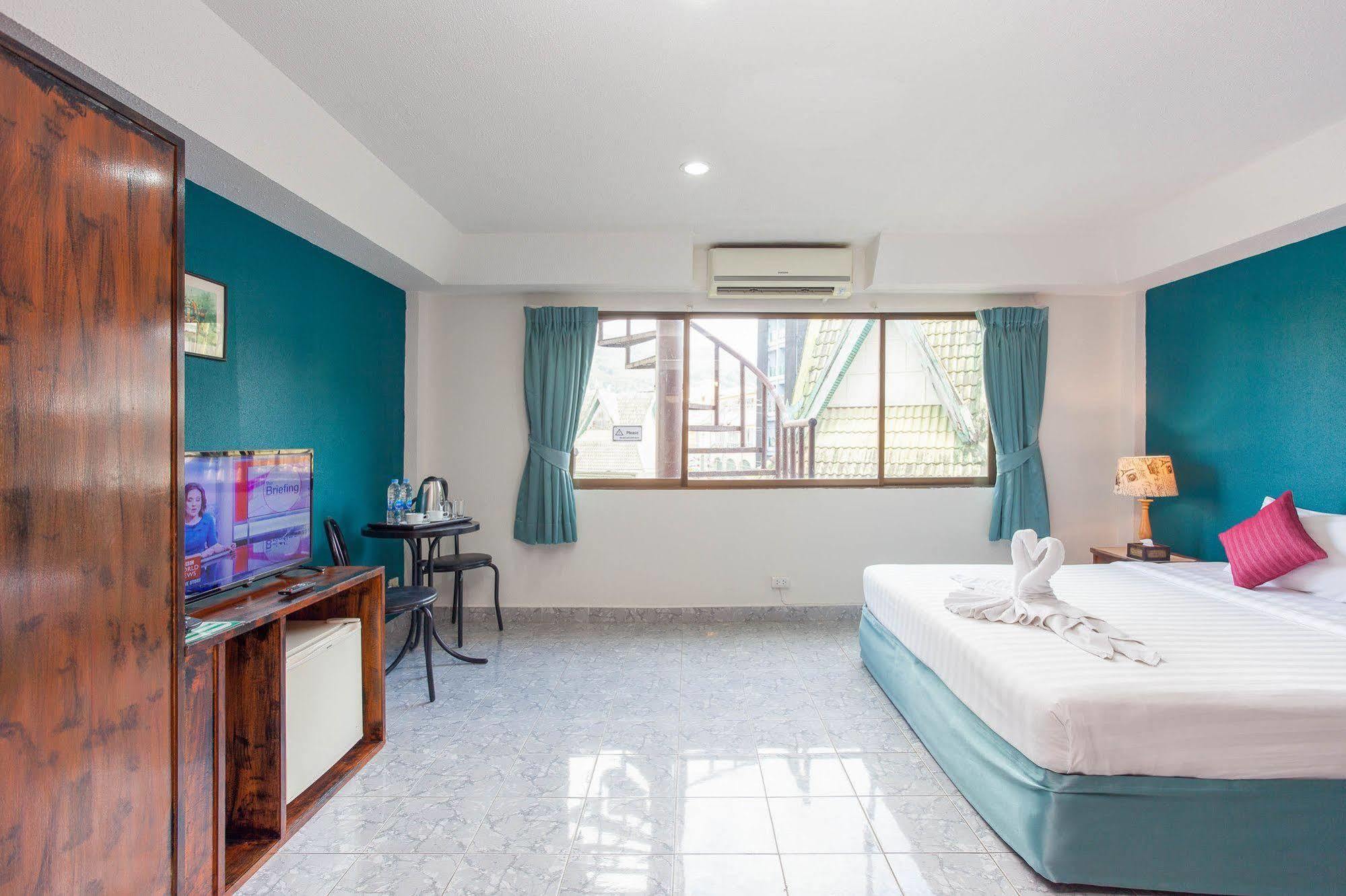 Simple Boutique Seabreeze Hotel Patong Luaran gambar