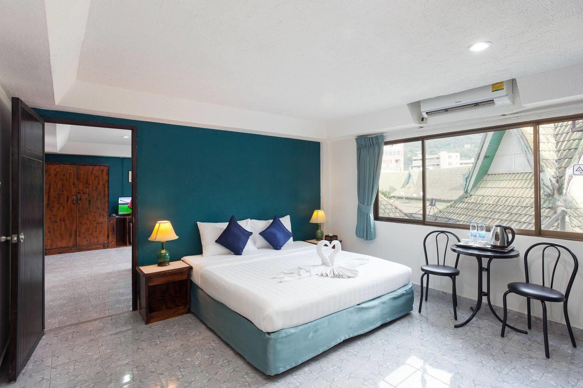 Simple Boutique Seabreeze Hotel Patong Luaran gambar