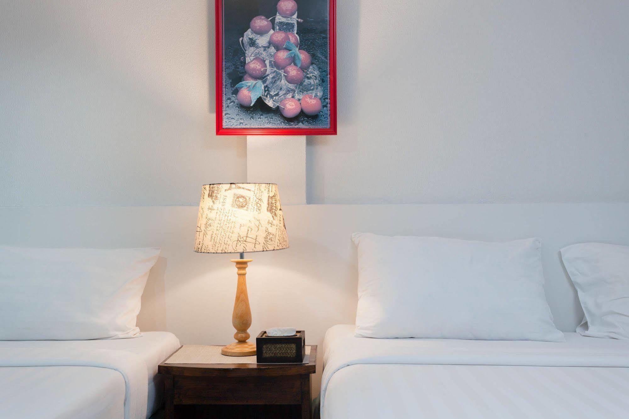 Simple Boutique Seabreeze Hotel Patong Luaran gambar