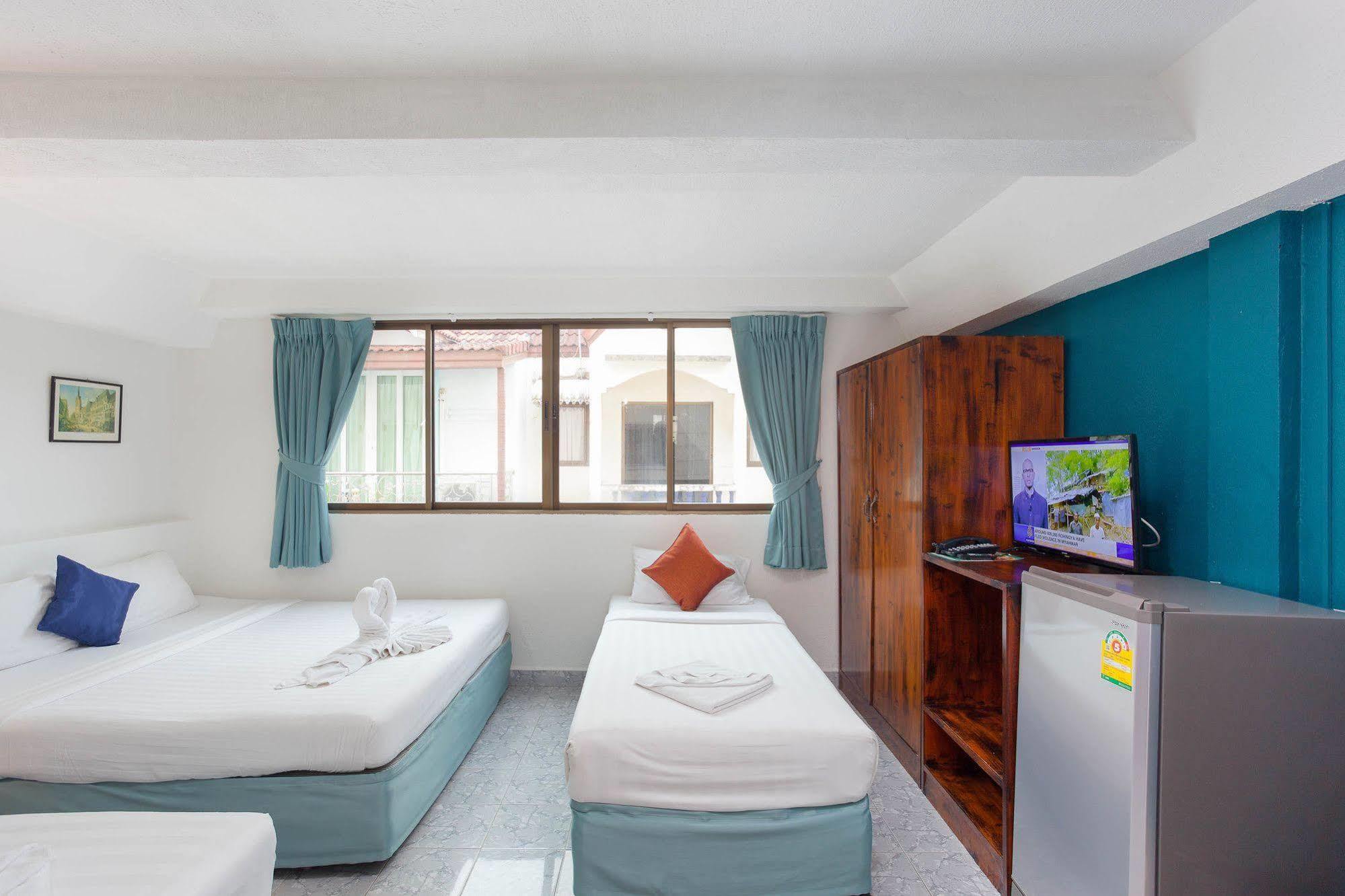 Simple Boutique Seabreeze Hotel Patong Luaran gambar