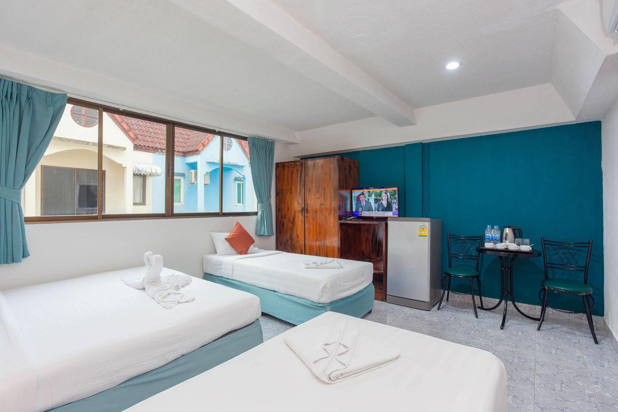 Simple Boutique Seabreeze Hotel Patong Luaran gambar